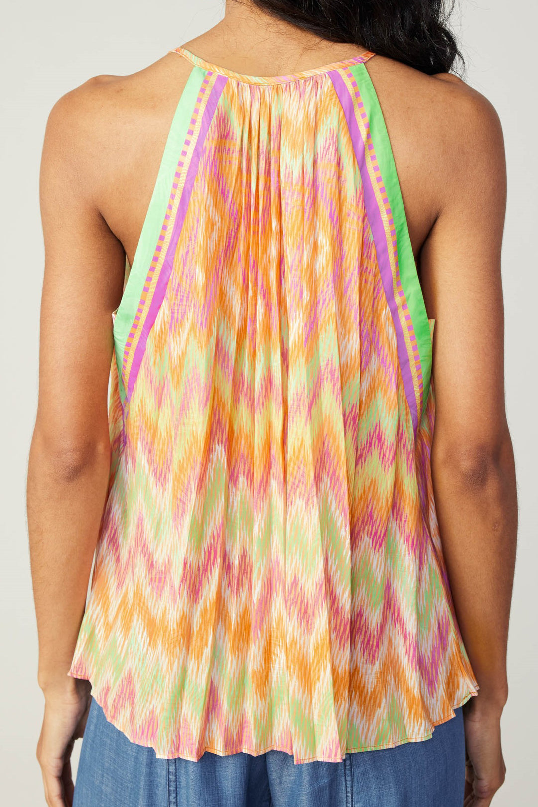 Gradient Chevron Tank