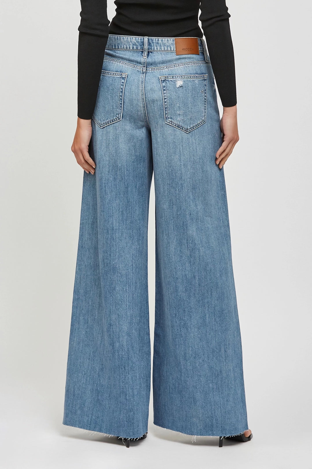 Nori Super Wide Leg Jean